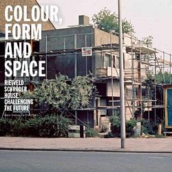Foto van Colour, form and space