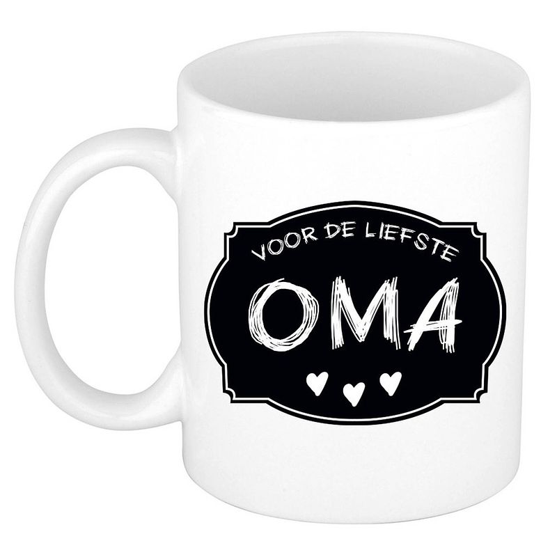 Foto van Bellatio decorations liefste oma verjaardag cadeau mok - zwart krijtbord - 300 ml - opa/oma dag - feest mokken