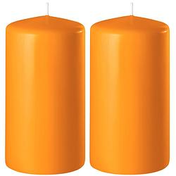 Foto van 2x kaarsen oranje 6 x 15 cm 58 branduren sfeerkaarsen - stompkaarsen