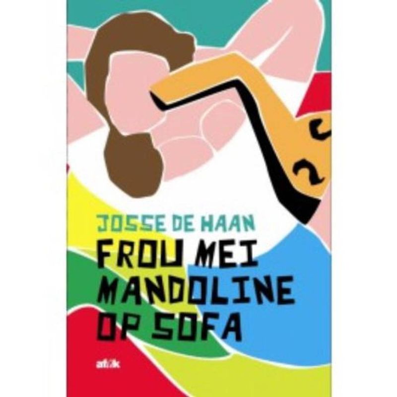 Foto van Frou mei mandoline op sofa