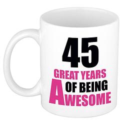 Foto van 45 great years of being awesome cadeau mok / beker wit en roze - feest mokken