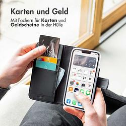 Foto van Accezz wallet softcase bookcase iphone 15 pro telefoonhoesje zwart