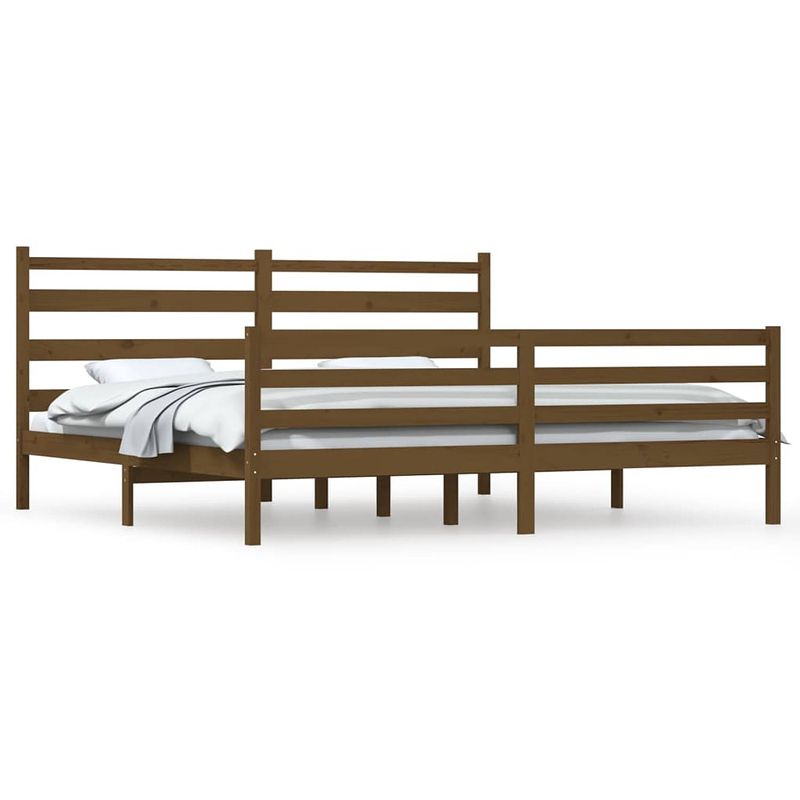 Foto van The living store bedframe - klassiek hout - 205.5 x 206 x 100 cm - grenenhout - honingbruin