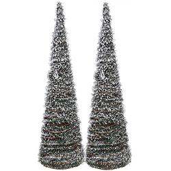 Foto van Verlichte kerstbomen/kegels - 2 stuks - 60 cm - groen - led - warm wit - kerstverlichting figuur