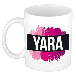 Foto van Naam cadeau mok / beker yara met roze verfstrepen 300 ml - naam mokken