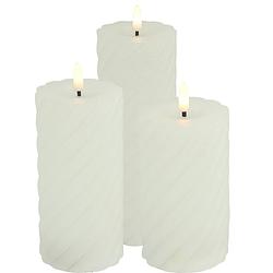 Foto van Led kaarsen/stompkaarsen set - 3x - wit - h12,5, h15, h20 cm - swirl - led kaarsen