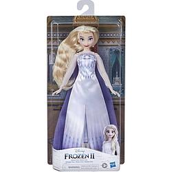 Foto van Frozen 2 fashion doll elsa koningin