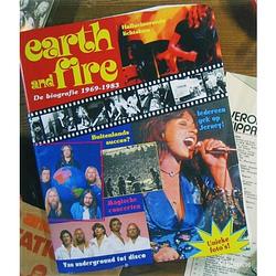 Foto van Earth and fire