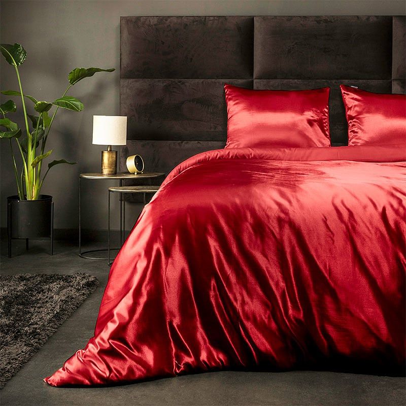 Foto van Fresh & co silk satin dekbedovertrek kleur: rood, 240 x 220 cm