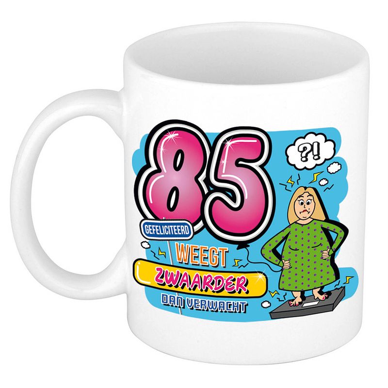 Foto van Cadeau mok - 85 weegt zwaarder dan verwacht - keramiek - 300 ml - feest mokken