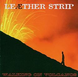 Foto van Walking on volcanos - cd (0882951008034)