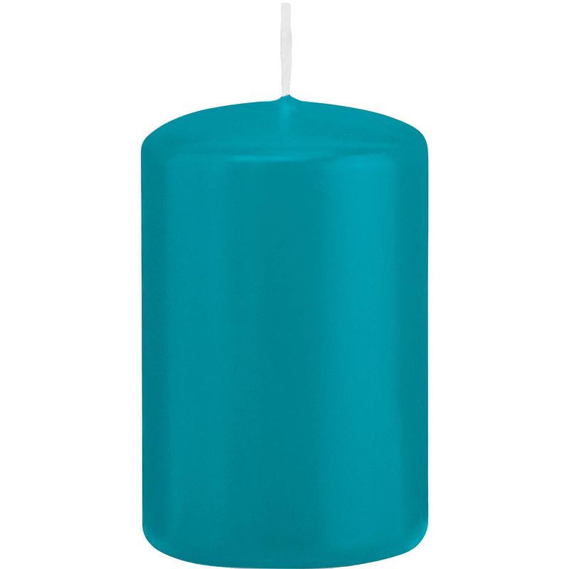 Foto van 1x kaarsen turquoise blauw 5 x 8 cm 18 branduren sfeerkaarsen - stompkaarsen