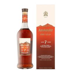 Foto van Ararat 7 years ani-urt 70cl + giftbox