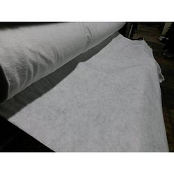Foto van Warentuin mix - vijver beschermdoek/veiligheids vliesdoek wit of grijs 2 m breed prijs per strekkende meter
