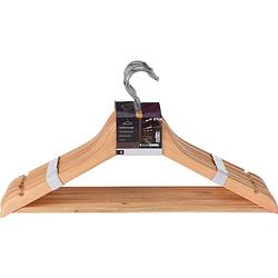 Foto van 8 luxe houten kledinghangers - 8 houten klerenhangers