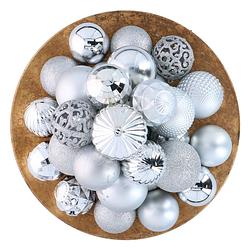Foto van Giftsome - 60 kerstballen - zilver - kerstdecoratie mix - kerstboom versiering - plastic