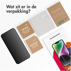 Foto van Accezz gehard glas privacy screenprotector iphone 15 smartphone screenprotector transparant