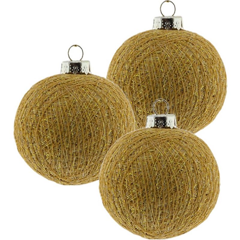 Foto van 3x gouden cotton balls kerstballen decoratie 6,5 cm - kerstbal