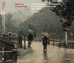 Foto van Japan on a glass plate - sebastian dobson - hardcover (9789493039995)