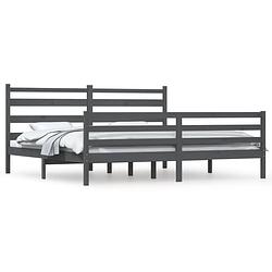 Foto van The living store klassiek grenenhouten bedframe - 205.5 x 206 x 100 cm - rustieke uitstraling