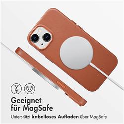 Foto van Accezz magsafe leather backcover iphone 15 telefoonhoesje bruin