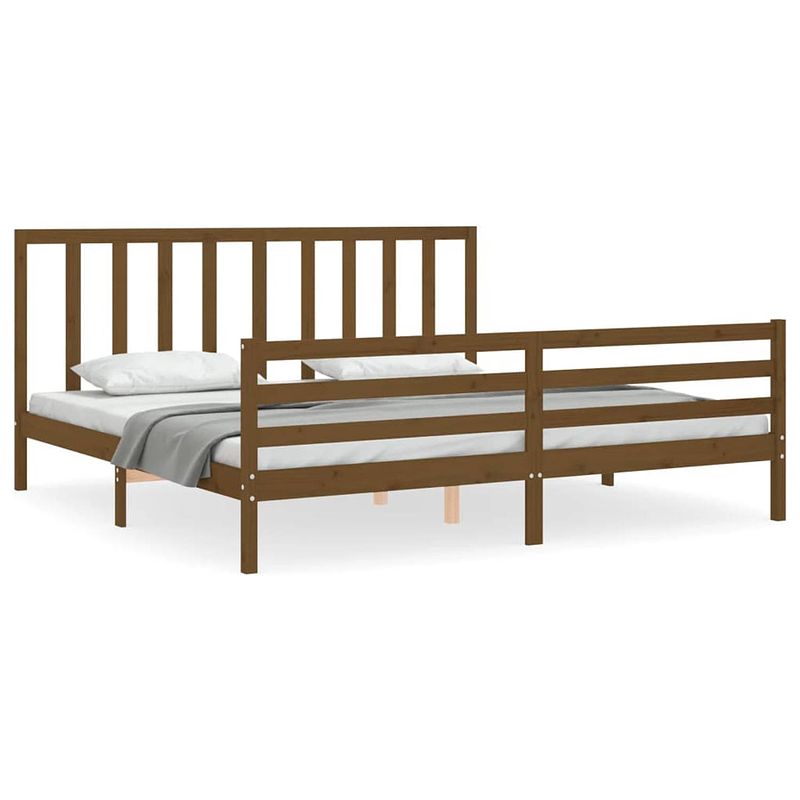 Foto van The living store bedframe - massief grenenhout - multiplex lattenbodem - 205.5 x 205.5 x 100 cm - honingbruin - matras