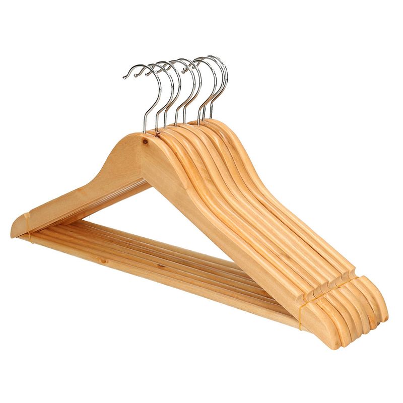 Foto van 8 stuks luxe houten kledinghangers - kledinghangers