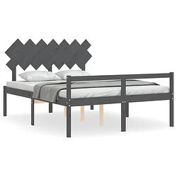 Foto van The living store bedframe - massief grenenhout - grijs - 205.5 x 155.5 x 81 cm - geschikte matras- 150 x 200 cm -