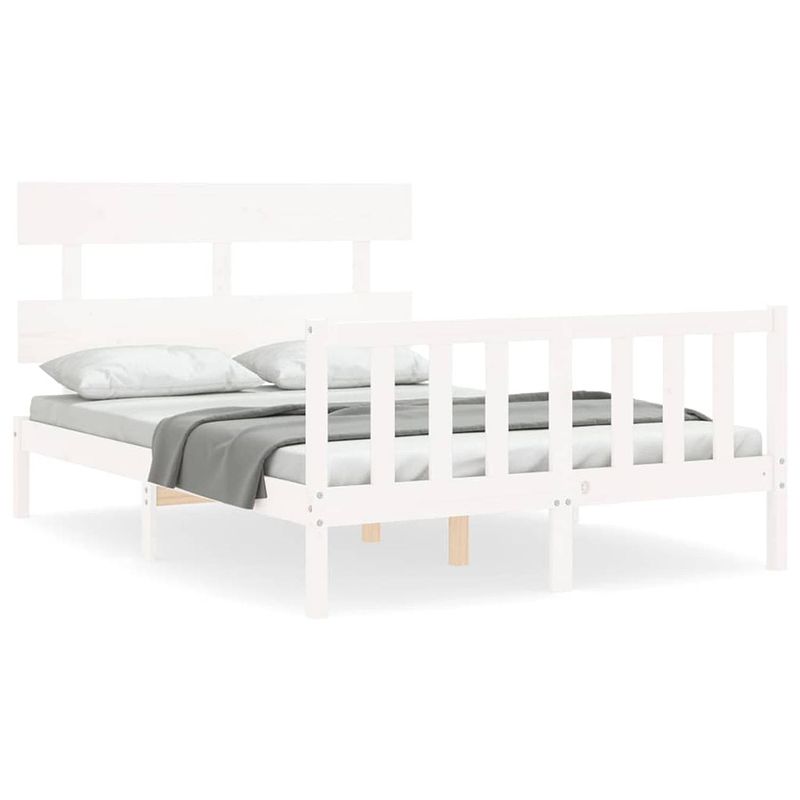 Foto van The living store bedframe massief grenenhout - wit - 205.5 x 145.5 x 81 cm - multiplex lattenbodem