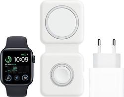 Foto van Apple watch se (2022) 44mm midnight aluminium midnight sportband + magsafe oplaadpakket