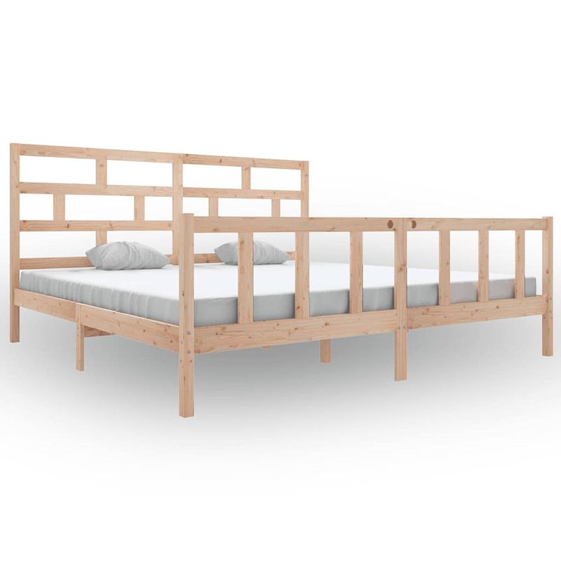 Foto van The living store bedframe - grenenhout - 205.5 x 185.5 x 69.5 cm - rustiek design