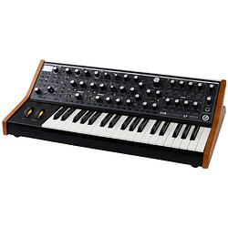 Foto van Moog subsequent 37 parafonische analoge synthesizer