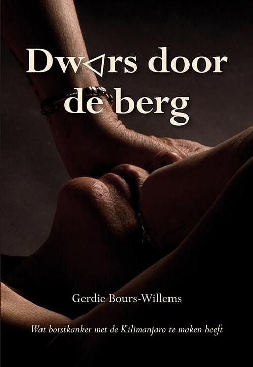 Foto van Dwars door de berg - gerdie bours-willems - paperback (9789463653664)