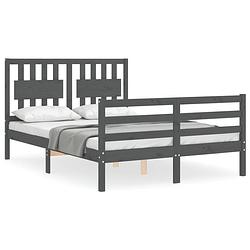 Foto van The living store bedframe - massief grenenhouten bedframe - grijs - 205.5 x 125.5 x 100 cm - multiplex lattenbodem