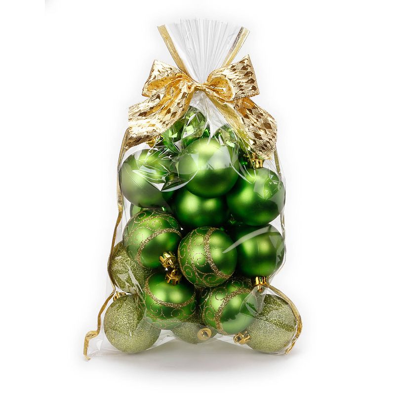 Foto van 20x stuks kunststof kerstballen groen mix 6 cm in giftbag - kerstbal