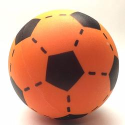 Foto van Foam soft voetbal oranje 20 cm - voetballen