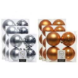 Foto van Kerstversiering kunststof kerstballen mix cognac bruin/zilver 6-8-10 cm pakket van 44x stuks - kerstbal