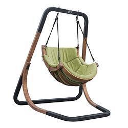 Foto van Axi capri schommelstoel met frame van hout hangstoel in groen voor de tuin voor volwassenen