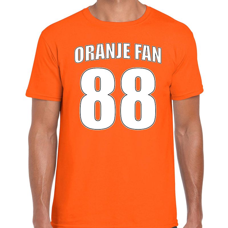 Foto van Oranje fan shirt / kleding oranje fan nummer 88 voor ek/ wk voor heren s - feestshirts