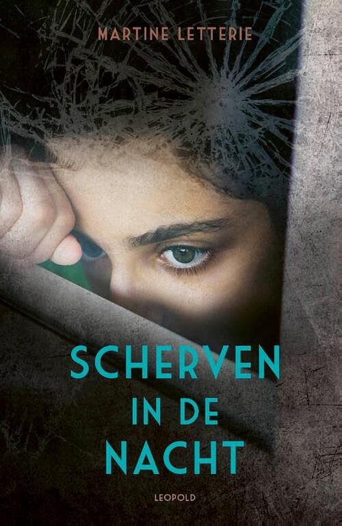 Foto van Scherven in de nacht - martine letterie - paperback (9789025886165)