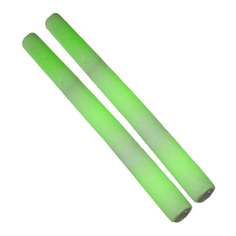 Foto van 2x partystaven met groen led licht 48 cm - verkleedattributen