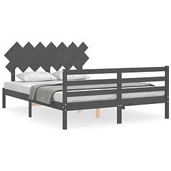 Foto van The living store bedframe - massief grenenhout - 205.5 x 155.5 x 81 cm - grijs - 150 x 200 cm (5ft king size)