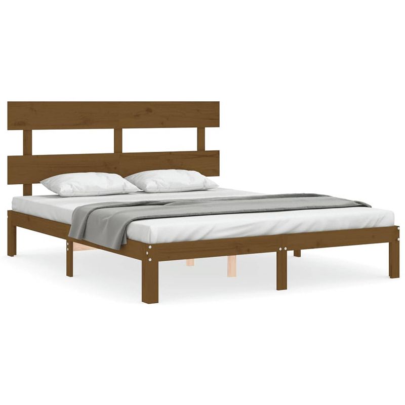 Foto van The living store massief grenenhouten bedframe - honingbruin - 203.5 x 163.5 x 81 cm - multiplex lattenbodem - matras