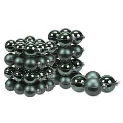 Foto van 56x stuks glazen kerstballen emerald groen 6, 8 en 10 cm mat/glans - kerstbal