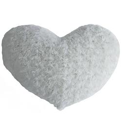 Foto van Pluche kussen hart wit 28 x 36 cm - sierkussens