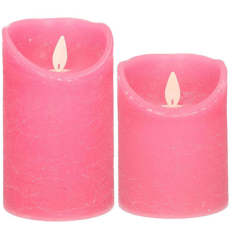 Foto van Anna collection led kaarsen - 2x stuks - fuchsia roze - 10 en 12,5 cm - led kaarsen