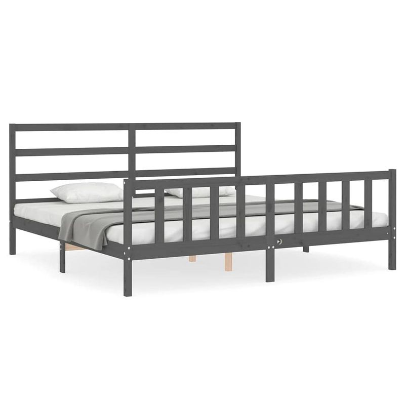 Foto van The living store bed frame - massief grenenhout - 205.5 x 205.5 cm - grijs