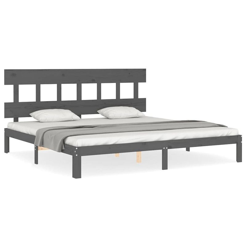 Foto van The living store bedframe grenenhout - grijs - 203.5 x 183.5 x 81 cm - 180 x 200 cm (6ft super king) - multiplex