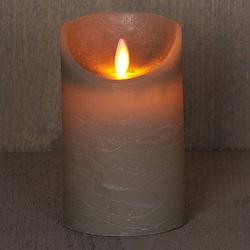 Foto van 2x taupe led kaars / stompkaars met bewegende vlam 12,5 cm - led kaarsen