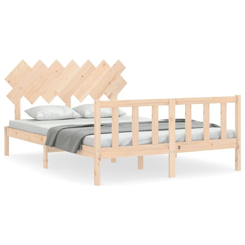 Foto van The living store bedframe massief grenenhout - multiplex lattenbodem - functioneel hoofd- en voeteneinde -